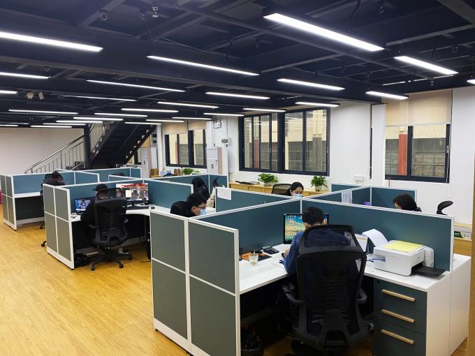 บอร์ดสไลด์ฮอกกี้ที่กําหนดเอง โปแลนด์พรีเมี่ยม ซิลิโคนสเปรย์เซฟสําหรับกระเบื้องฮอกกี้ 7